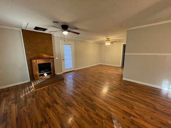 Photo - SOUTHAVEN SCHOOLS, 4 BEDROOMS!