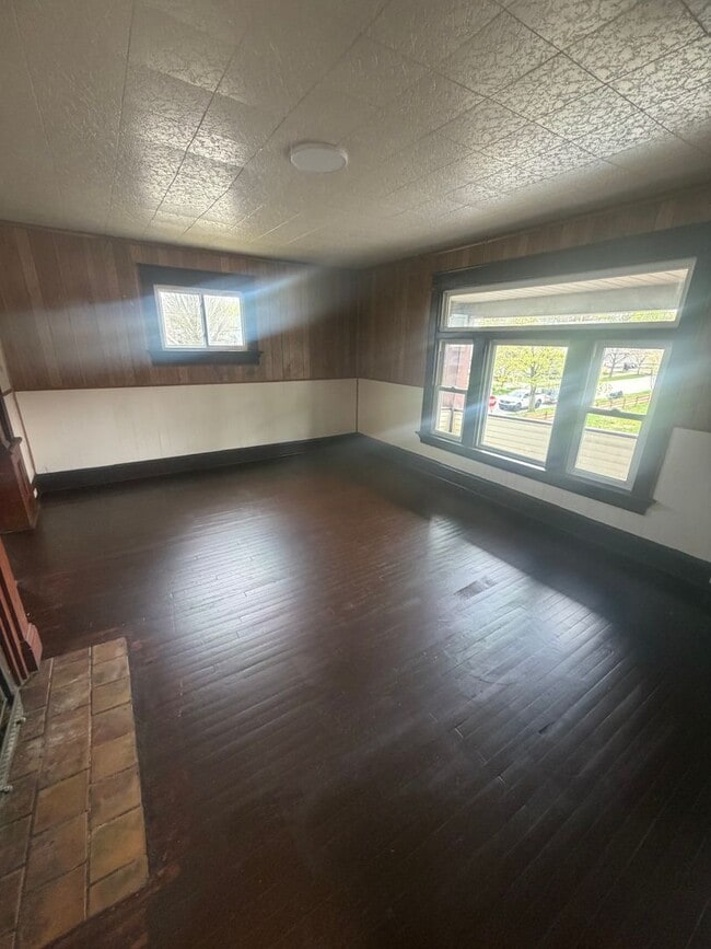 Photo - 556-58 E 5th St Unit #2