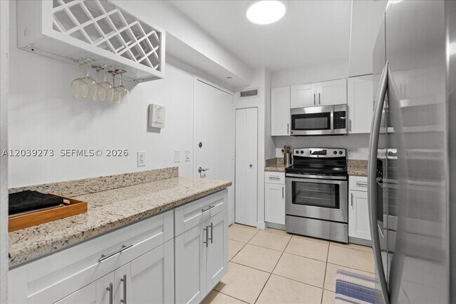 Building Photo - 1900 S Ocean Blvd Unit 11T