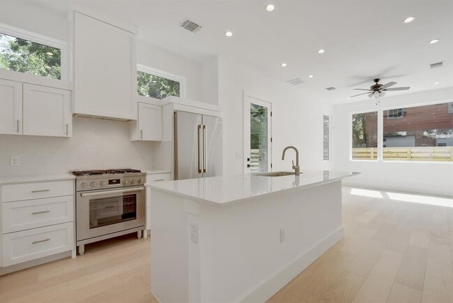 Photo - 1503 Newton St House