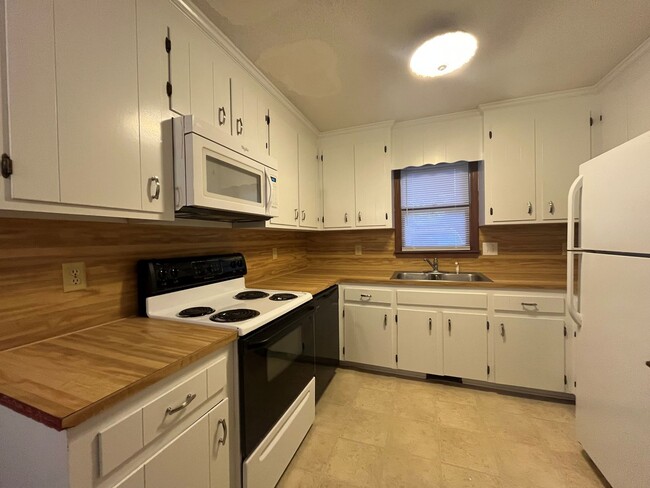 Photo - Dual Suites! Spacious 2BR, 2.5BA Townhome Near NCSU!