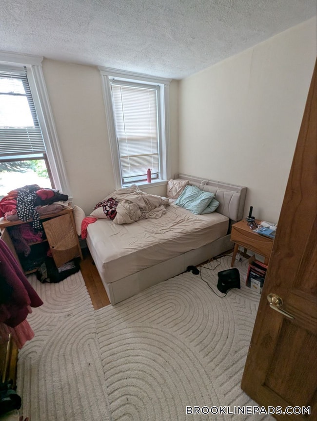 Photo - 364 Riverway Unidad 4