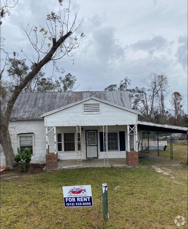 Building Photo - 4 Bed 1 Bath House - Under Renovations