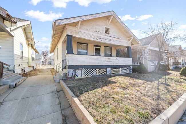 Building Photo - 415 S Phillips Ave