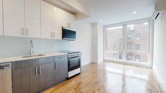 Building Photo - 138-28 Queens Blvd Unit 5B