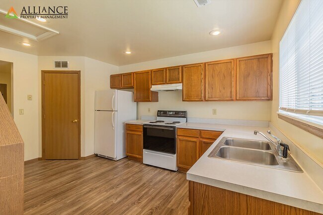 Photo - 928 Moro St Unidad 930