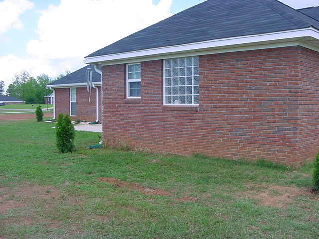 Photo - 215 Ambleside Dr