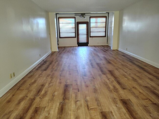 4100 Tivoli Ct Unidad 104