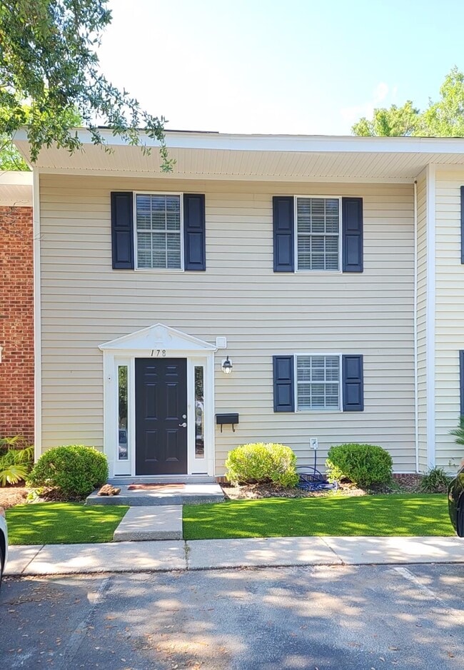 Photo - 178 Heritage Cir Townhome