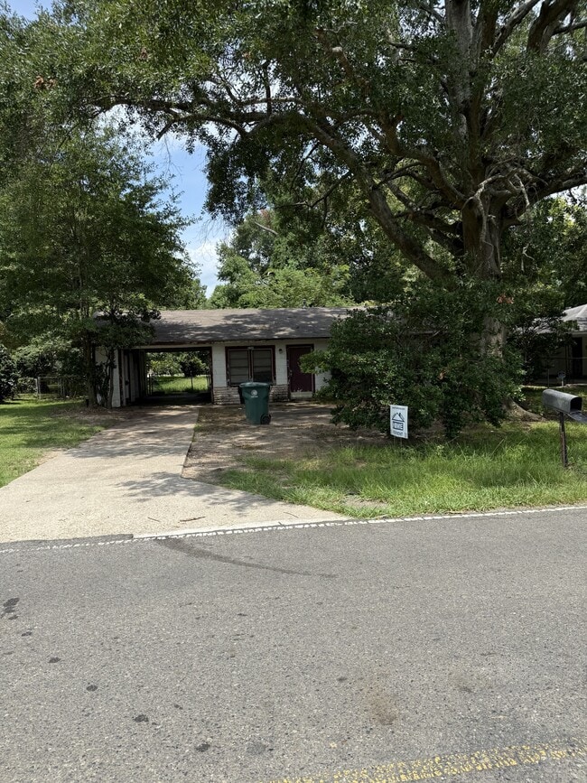 Building Photo - 1709 S 6th St Rental