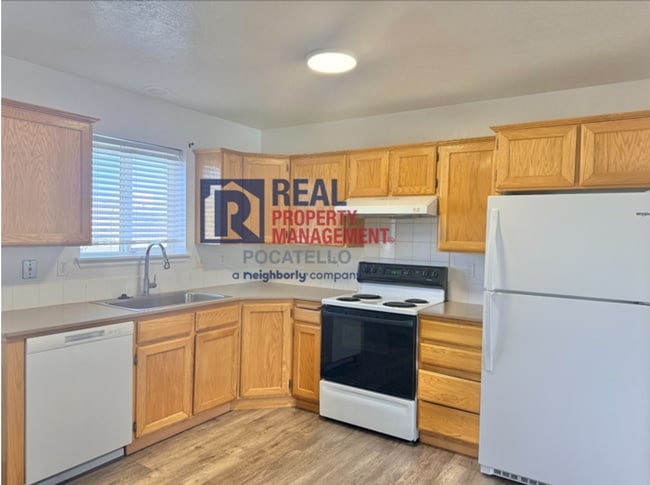 Photo - 3 Bedroom 1.5 Bath Apartment - 1 car garage