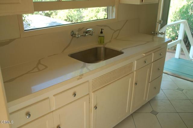 Photo - 1637 Raymond Hill Rd