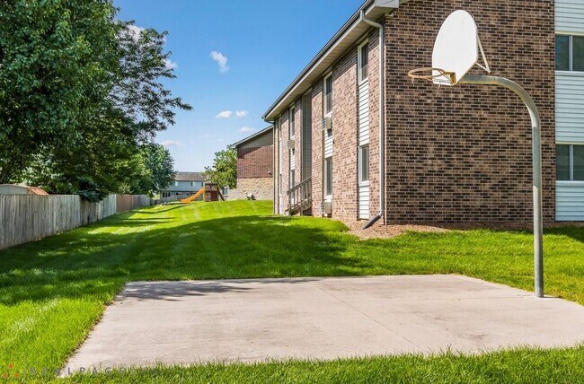 Photo - 918 E 17th St