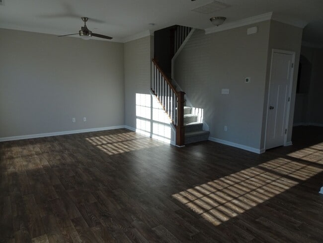 Photo - 108 Promenade Ln