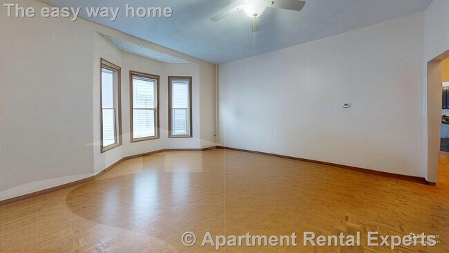 Photo - 240 School St