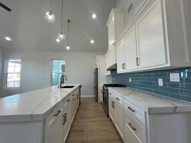 Photo - 1024 62nd St