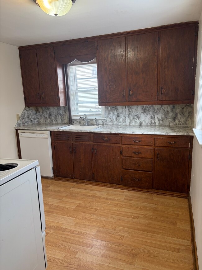 Photo - 224 36th Ave N