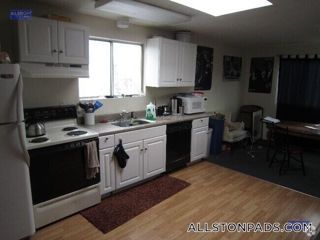 Building Photo - 1247 Commonwealth Ave Unit 1 Rental