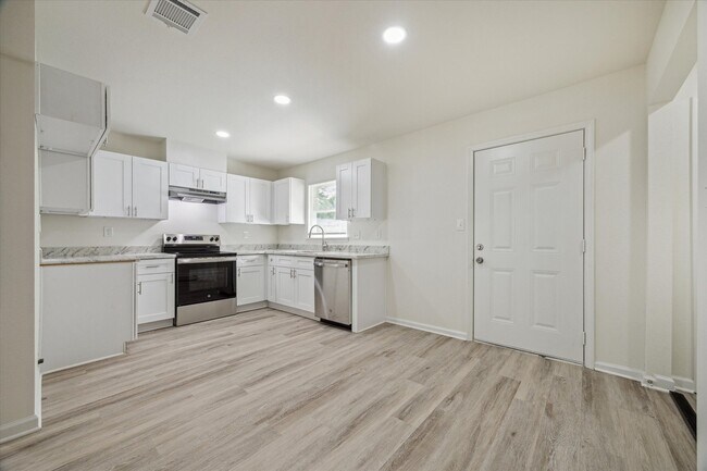 Photo - 3105 Babin Dr