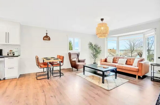 Photo - 924 Cameron St