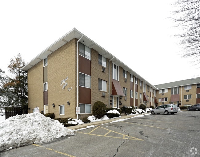 Photo - 373 Outwater Ln Apartments