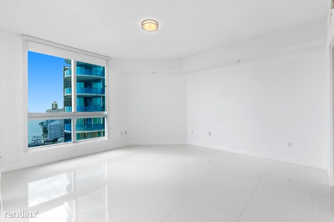 Photo - 300 Biscayne Blvd Way Unidad 2Bed