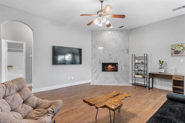 Photo - 144 Price Cir