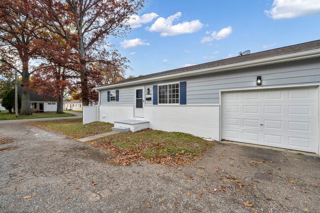 Photo - 231 Randel Ave