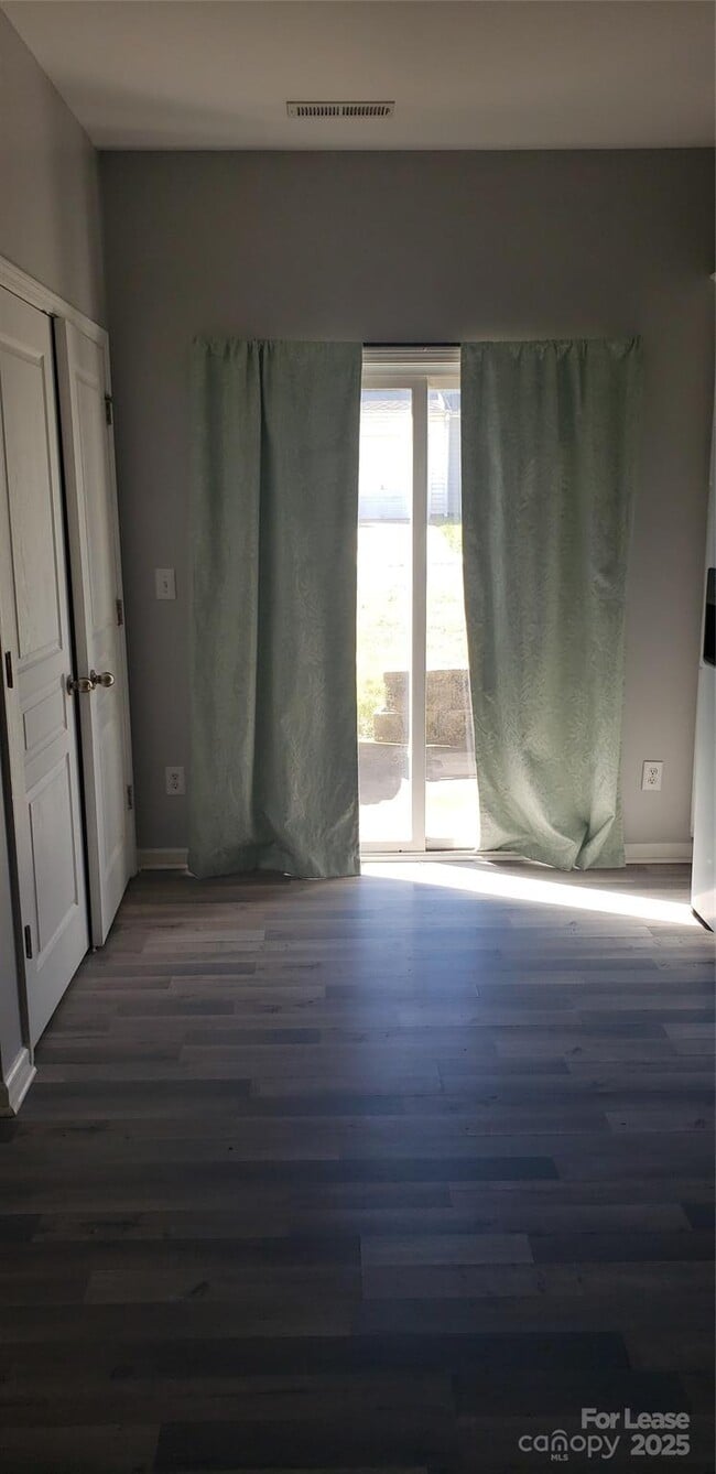 Photo - 1011 Laparc Ln