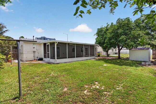 Photo - 540 NE 61st Ct