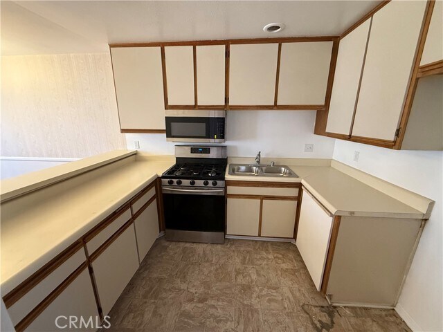 Photo - 14758 Magnolia Blvd Unidad 203