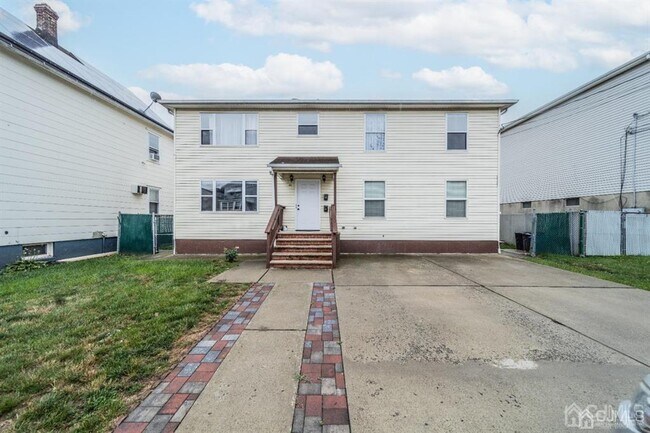 63 Sharot St Unit 2  