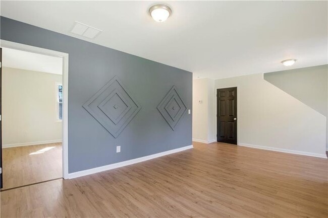 Photo - 551 Valley Hill Rd SE