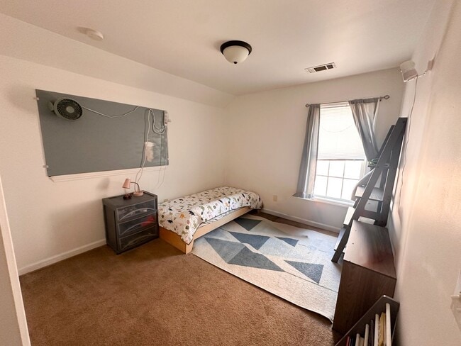 Photo - Comfortable and Convenient 3 Bedroom Townh...