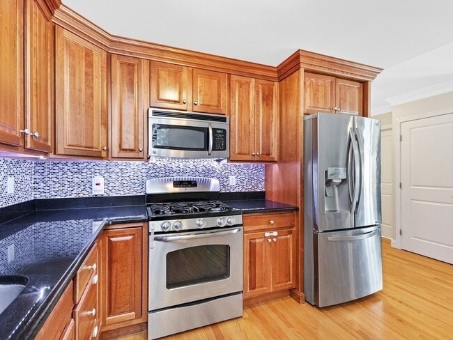 Photo - 32 Common St Unit 2-3