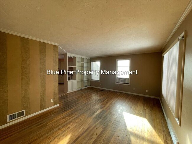 Photo - 846 Crestmont Ave