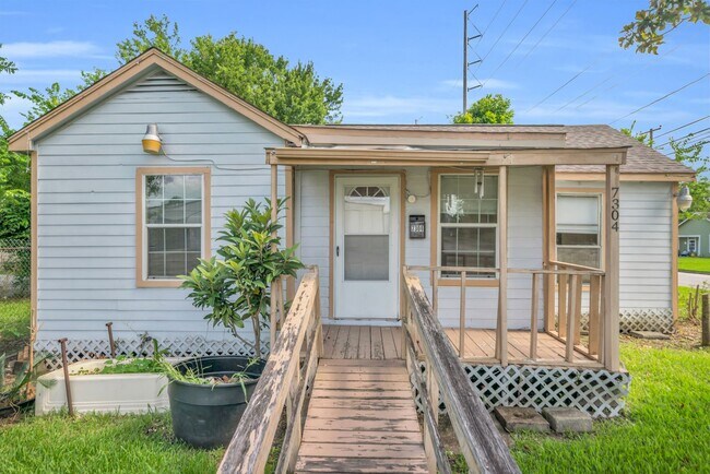 Photo - 7304 Kinney St