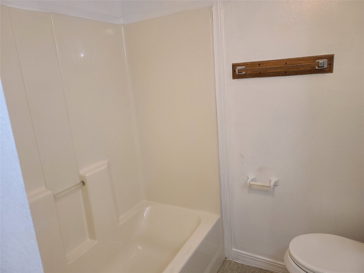 Photo - 410 N D Ave