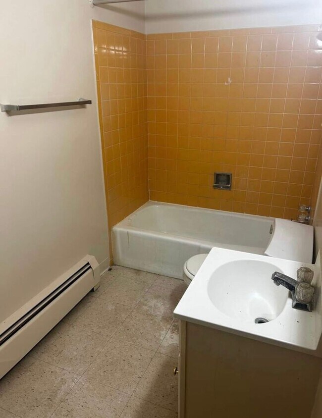 Photo - Hillview apartments 1866 Unit 1866-104