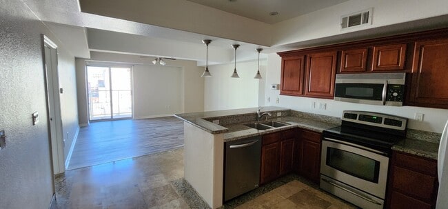 Photo - 200 W 2nd St