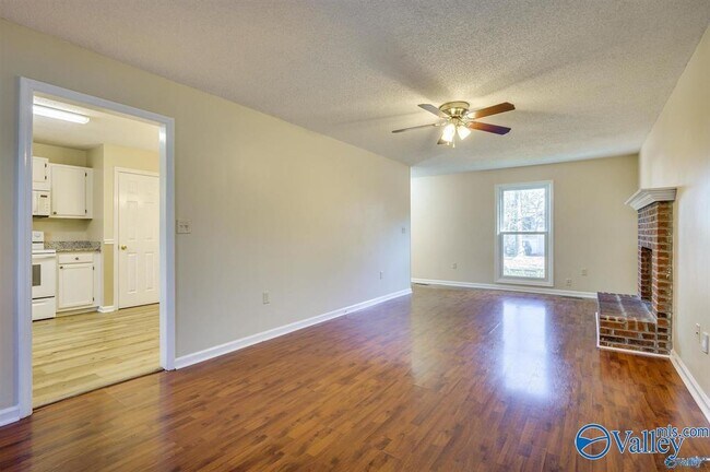 124 Suffolk Dr