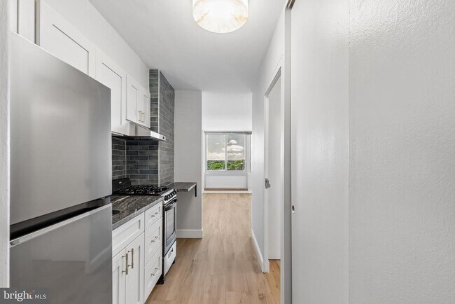 Photo - 604 S Washington Square Unit 913