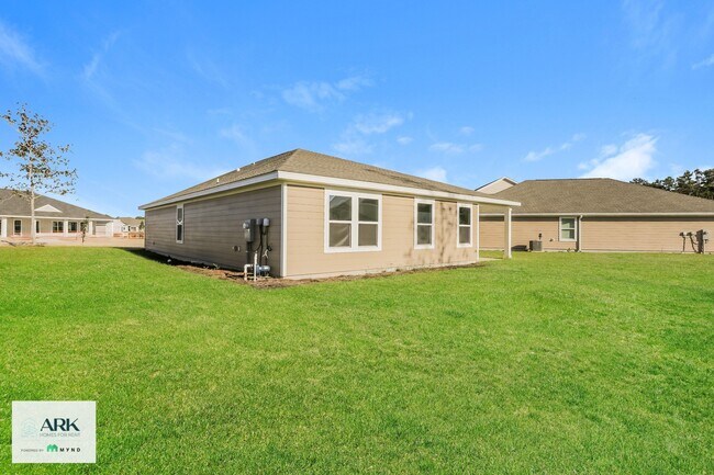 560 Riverwalk Cir