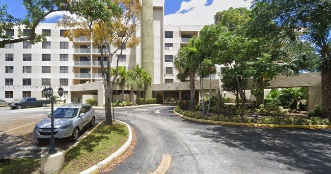 Building Photo - 901 Hillcrest Dr Unit 405 Rental