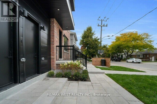 Photo - 502 Atlas Ave