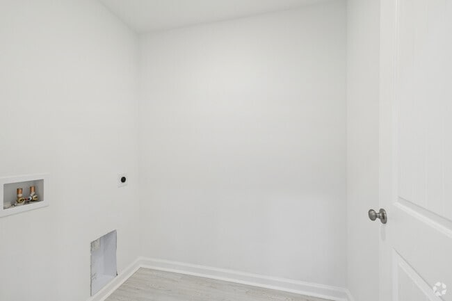 2BR, 2BA - 1,000SF - Laundry Room