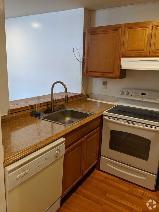 Building Photo - 769A Tremont St Rental