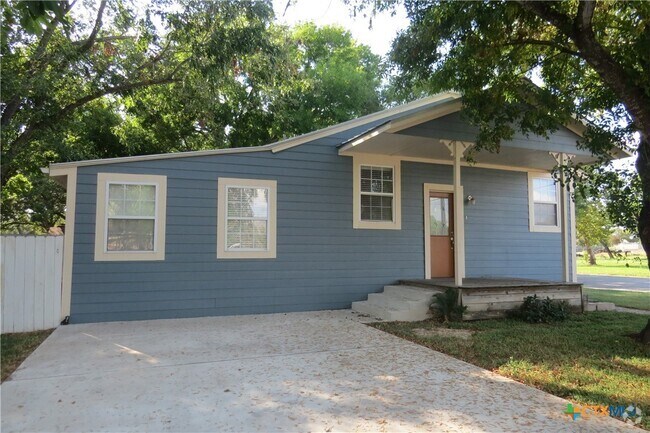 Building Photo - 202 S Mesquite St Rental