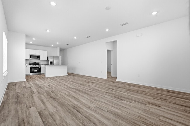Photo - 213 Huckleberry St