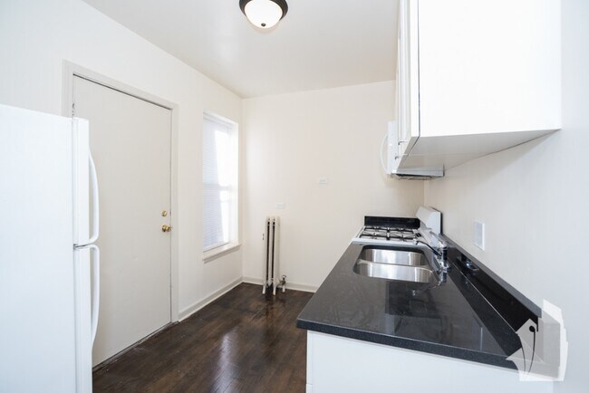 Photo - 5736 N Winthrop Ave Unidad 46-203